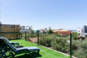 Soleado Apartamento con Patio, Benagalbón